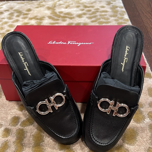 Salvatore Ferragamo slippers - Picture 2 of 3